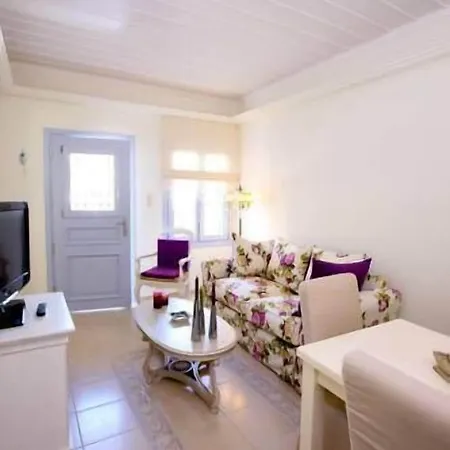 Aegean Diamonds Boutique Loutraki (Skopelos)