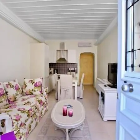 Aegean Diamonds Boutique Willa Loutraki (Skopelos)